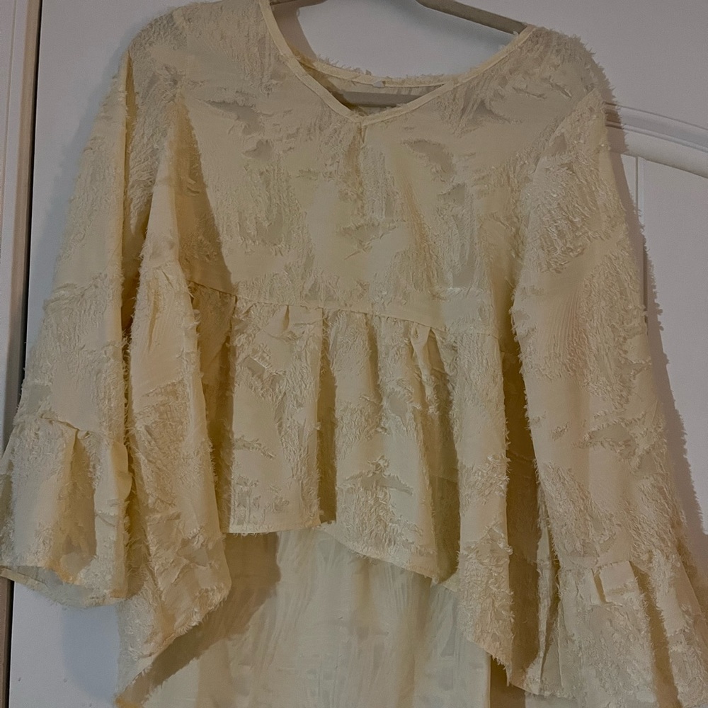 Never worn Altar’d State floral top.